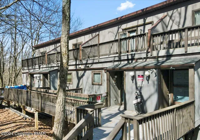 Homes for sale in Tannersville, PA | 150 Cross Country Ln, Tannersville, PA 18372 | MLS# PM-113741