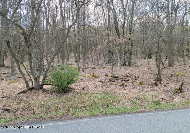 Photo 3 of Sale Pending at 408 Fawn Ln, Albrightsville, PA 18210 | MLS# PM-105862 | Listing updated on 2026-06-20