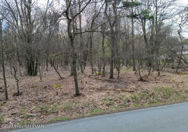 Photo 4 of Sale Pending at 408 Fawn Ln, Albrightsville, PA 18210 | MLS# PM-105862 | Listing updated on 2026-06-20
