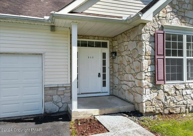 Photo 2 of Sale Pending at 317 Witness Tree Ct, East Stroudsburg, PA 18301 | MLS# PM-115553 | Listing updated on 2025-05-05