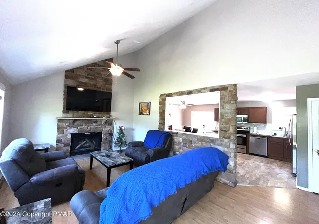Photo 4 of Single family home for sale at 1646 Clover Rd, Long Pond, PA 18334 | MLS# PM-116267 | Listing updated on 2025-12-04
