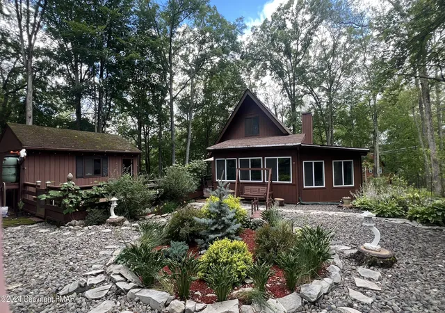 Photo 1 of Single family home for sale at 236 Regent St, Bushkill, PA 18324 | MLS# PM-116637 | Listing updated on 2025-06-29