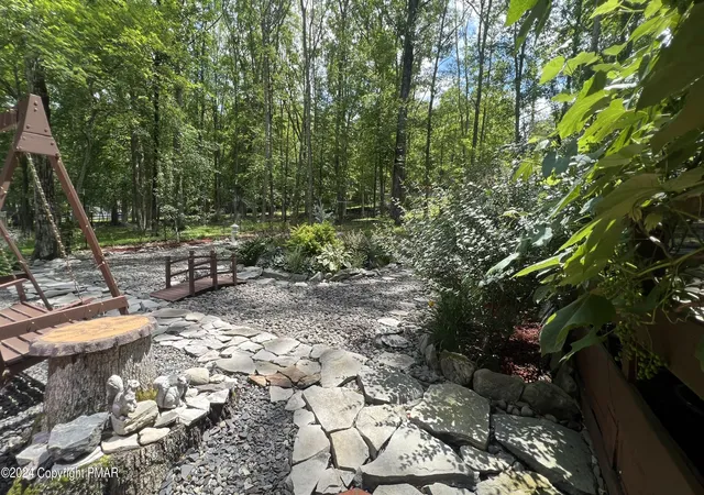 Photo 5 of Single family home for sale at 236 Regent St, Bushkill, PA 18324 | MLS# PM-116637 | Listing updated on 2025-06-29