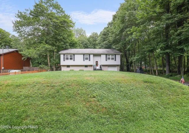 Homes for sale in Pocono Lake, PA | 108 Moccasin Trl, Pocono Lake, PA 18347 | MLS# PM-116843