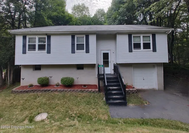 Homes for sale in Pocono Lake, PA | 108 Moccasin Trl, Pocono Lake, PA 18347 | MLS# PM-116843