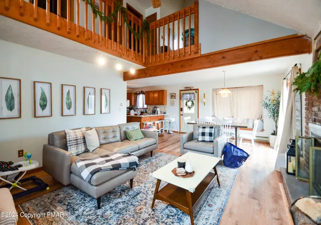 Photo 4 of Sale Pending at 208 Regent St, Bushkill, PA 18324 | MLS# PM-118383 | Listing updated on 2025-05-05