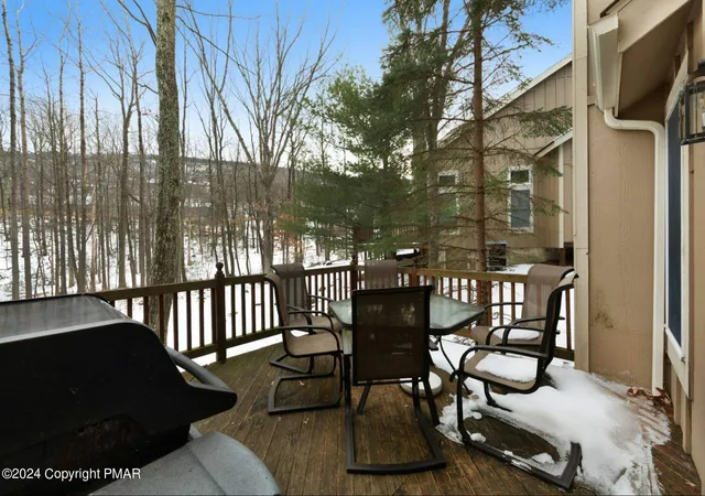 Photo 18 of Townhouse for sale at 482 Spruce Dr, Tannersville, PA 18372 | MLS# PM-116705 | Listing updated on 2025-12-02