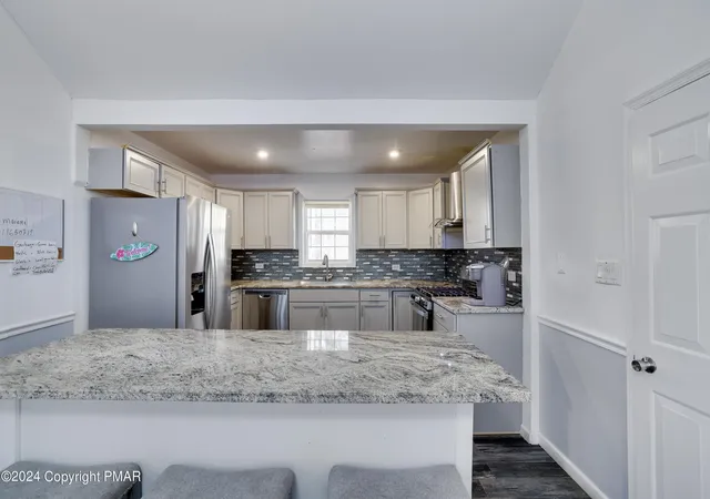 Photo 3 of Single family home for sale at 638 Country Pl Dr, Tobyhanna, PA 18466 | MLS# PM-119588 | Listing updated on 2025-10-01