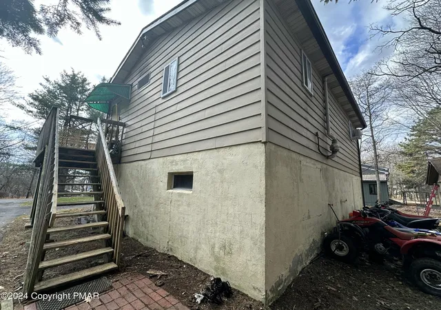 Homes for sale in Blakeslee, PA | 147 Buck Hill Rd, Blakeslee, PA 18610 | MLS# PM-120038