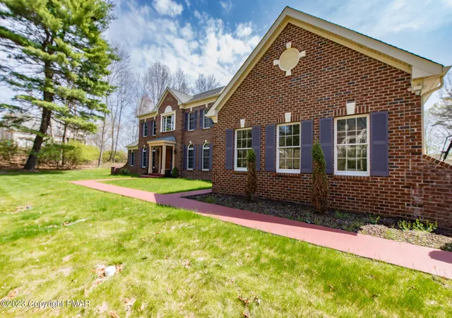 2nd image of 353 Great Bear Way Rd, East Stroudsburg, PA 18302 | MLS# PM-120490