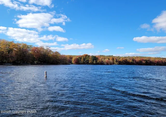 Homes for sale in Gouldsboro, PA | 2702 Eagles View Dr, Gouldsboro, PA 18424 | MLS# PM-121719