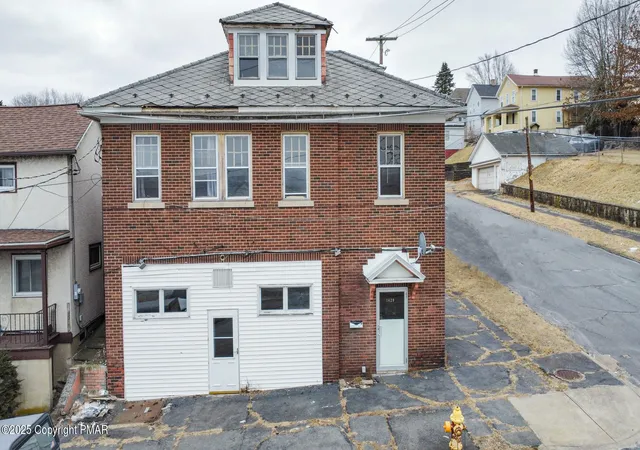 Photo 3 of Sale Pending at 1429 Prospect Ave, Scranton, PA 18505 | MLS# PM-122220 | Listing updated on 2025-08-09