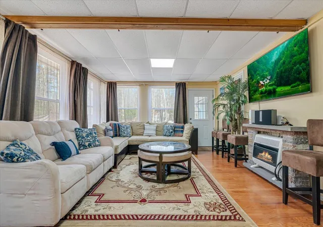 Photo 4 of Single family home for sale at 309 Casper Rd, East Stroudsburg, PA 18302 | MLS# PM-122243 | Listing updated on 2025-09-18