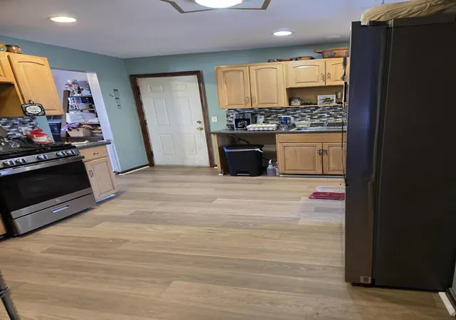 Photo 3 of Single family home for sale at 4231 Woodacres Dr, East Stroudsburg, PA 18301 | MLS# PM-130072 | Listing updated on 2025-11-07