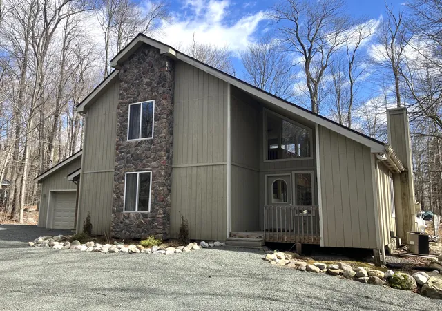 Photo 1 of Single family home for sale at 366 Appleseed Rd, Pocono Pines, PA 18350 | MLS# PM-130196 | Listing updated on 2025-08-13