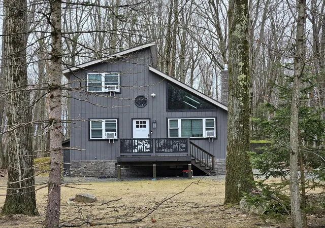 Homes for sale in Pocono Summit, PA | 3230 Red Run Rd, Pocono Summit, PA 18346 | MLS# PM-130588