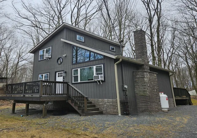 Homes for sale in Pocono Summit, PA | 3230 Red Run Rd, Pocono Summit, PA 18346 | MLS# PM-130588