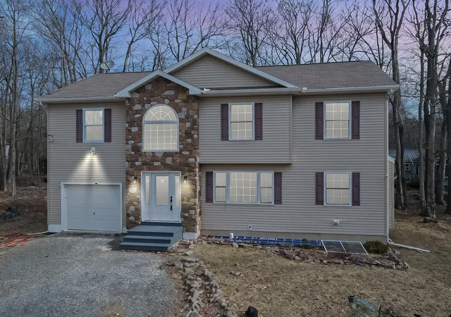 Photo 2 of Single family home for sale at 7500 Crestview Dr, Tobyhanna, PA 18466 | MLS# PM-130452 | Listing updated on 2025-09-15