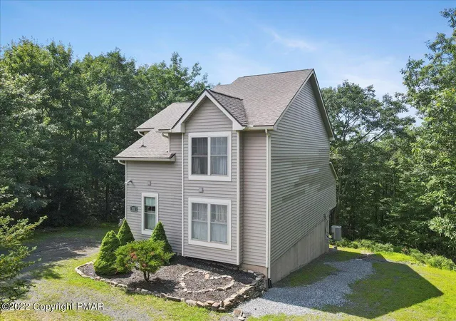 Homes for sale in Tannersville, PA | 403 Upper Deer Valley Rd, Tannersville, PA 18372 | MLS# PM-130620