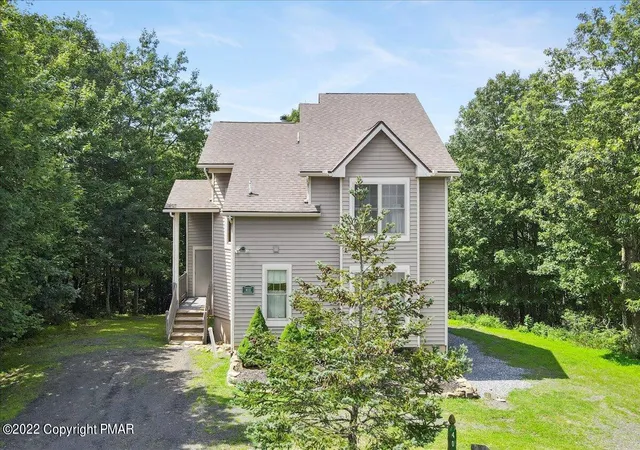 Homes for sale in Tannersville, PA | 403 Upper Deer Valley Rd, Tannersville, PA 18372 | MLS# PM-130620