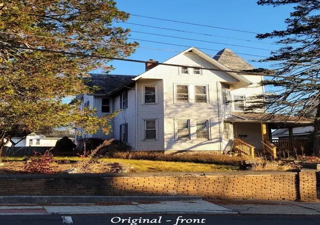Photo 1 of Single family home for sale at 529 Market St, Bangor, PA 18013 | MLS# PM-130713 | Listing updated on 2025-03-30