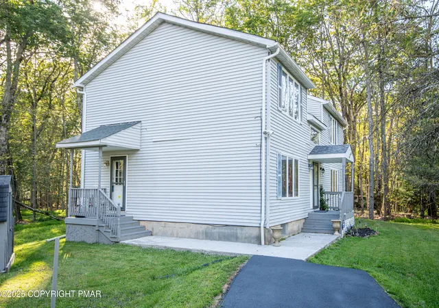 Photo 3 of Single family home for sale at 1102 Lehigh Cir, Tobyhanna, PA 18466 | MLS# PM-130887 | Listing updated on 2025-08-29