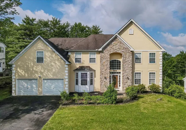 3rd image of 2358 Snapdragon Pt, East Stroudsburg, PA 18301 | MLS# PM-133857