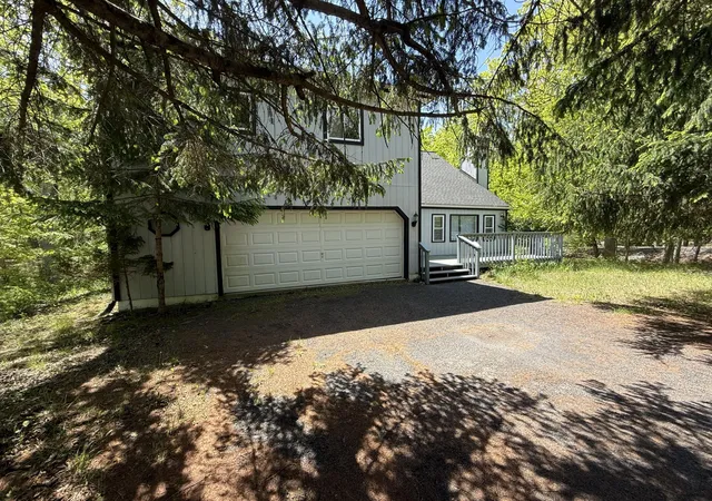 Photo 1 of Single family home for sale at 263 Canterbury Rd, Bushkill, PA 18324 | MLS# PM-131523 | Listing updated on 2025-10-24