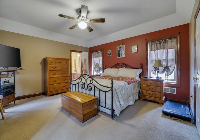Photo 3 of Single family home for sale at 118 Hollow Dr, Stroudsburg, PA 18360 | MLS# PM-131583 | Listing updated on 2025-05-17