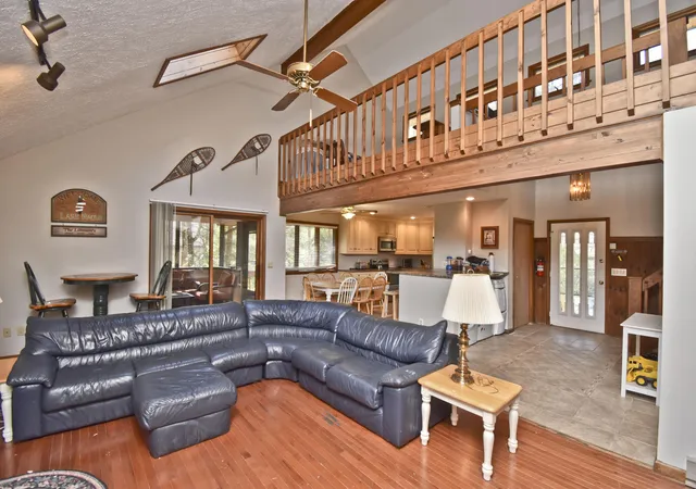 Photo 4 of Single family home for sale at 248 Miller Dr, Pocono Pines, PA 18350 | MLS# PM-131376 | Listing updated on 2025-06-19