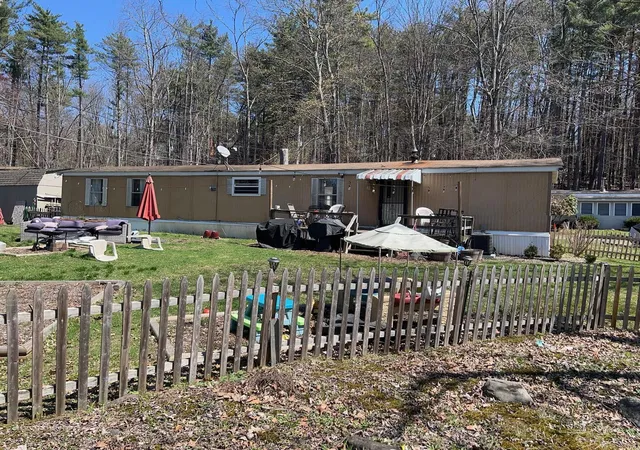 Listing Photo 2 - Condo for sale in building located at 2142 Wigwam Park Rd, Stroudsburg, PA 18360 - Unit #