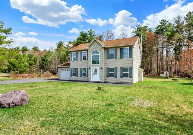 Photo 24 of Single family home for sale at 136 Kimberly Dr, Blakeslee, PA 18610 | MLS# PM-136673 | Listing updated on 2025-10-20