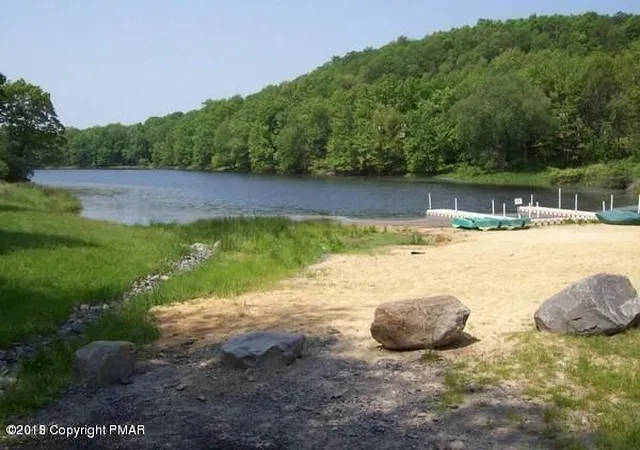 Photo 30 of Single family home for sale at 158 Saunders Dr, Bushkill, PA 18324 | MLS# PM-132525 | Listing updated on 2025-10-07