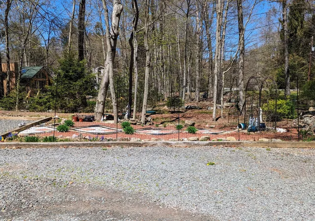 Photo 4 of Single family home for sale at 42 Wildflower Cir, Gouldsboro, PA 18424 | MLS# PM-131926 | Listing updated on 2025-08-08