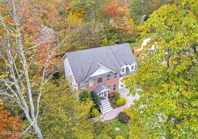 Photo 4 of Single family home for sale at 258 Dorset Rd, Tobyhanna, PA 18466 | MLS# PM-132078 | Listing updated on 2025-09-22