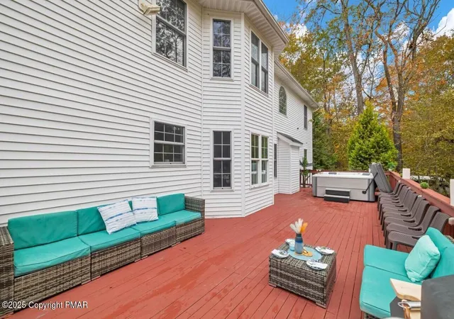Photo 5 of Single family home for sale at 258 Dorset Rd, Tobyhanna, PA 18466 | MLS# PM-132078 | Listing updated on 2025-09-22