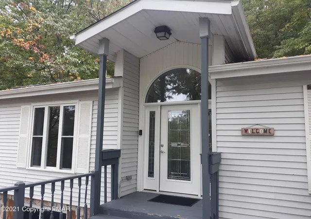 Photo 2 of Single family home for sale at 163 Radcliff Rd, Bushkill, PA 18324 | MLS# PM-132088 | Listing updated on 2025-10-03