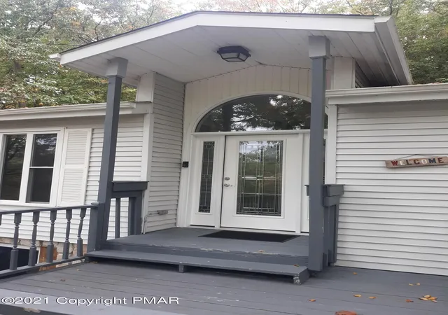Photo 3 of Single family home for sale at 163 Radcliff Rd, Bushkill, PA 18324 | MLS# PM-132088 | Listing updated on 2025-10-03