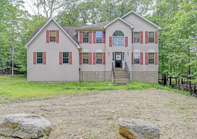 Photo 1 of Single family home for sale at 153 Totteridge Rd #2112, Bushkill, PA 18324 | MLS# PM-132093 | Listing updated on 2025-05-13