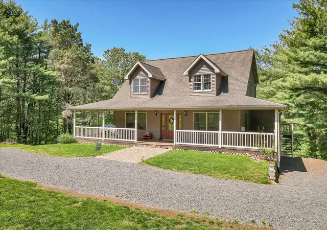 Photo 1 of Single family home for sale at 172 Golf Crse Rd, Sugarloaf, PA 18249 | MLS# PM-132141 | Listing updated on 2025-05-14