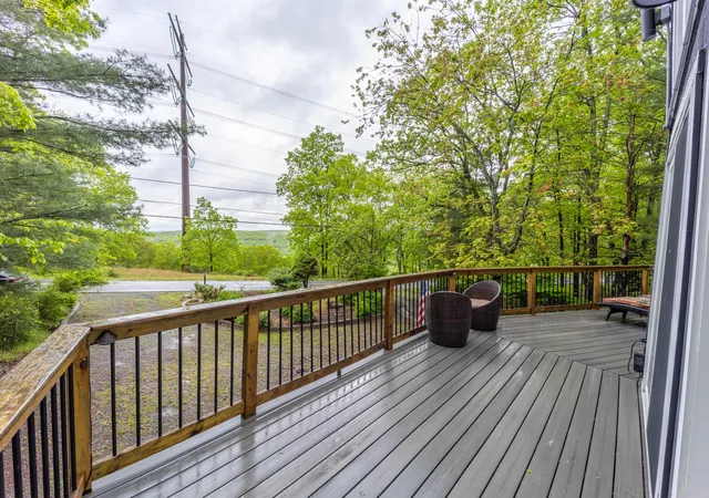 Photo 5 of Single family home for sale at 5135 E Woodbridge Dr, Bushkill, PA 18324 | MLS# PM-132201 | Listing updated on 2025-10-16