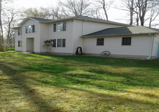 Photo 2 of Single family home for sale at 2852 Oak View Ln, Tobyhanna, PA 18466 | MLS# PM-132314 | Listing updated on 2025-08-14