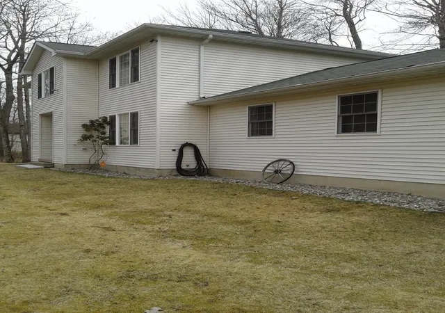Photo 3 of Single family home for sale at 2852 Oak View Ln, Tobyhanna, PA 18466 | MLS# PM-132314 | Listing updated on 2025-08-14