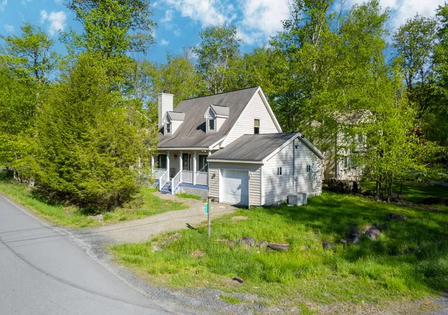 Photo 2 of Single family home for sale at 6435 Marvin Gdns, Tobyhanna, PA 18466 | MLS# PM-132407 | Listing updated on 2025-12-29