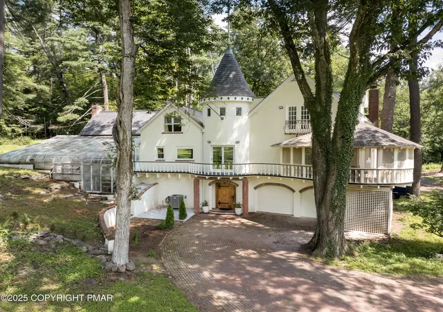 Photo 3 of Single family home for sale at 720 Stokes Mill Rd, East Stroudsburg, PA 18301 | MLS# PM-134432 | Listing updated on 2025-10-29