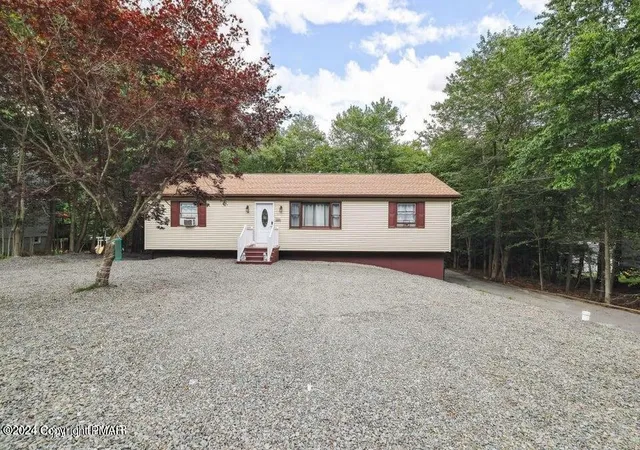 2nd image of 8345 Shannon Dr, Tobyhanna, PA 18466 | MLS# PM-132611