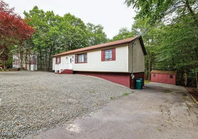 3rd image of 8345 Shannon Dr, Tobyhanna, PA 18466 | MLS# PM-132611