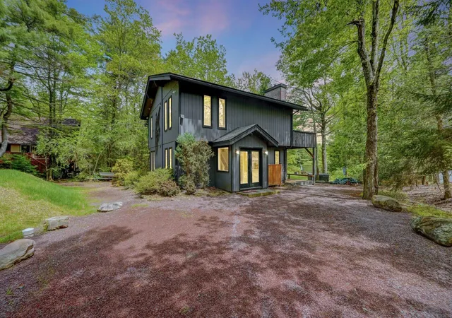 1st image of 6206 Lakeview Dr, Pocono Pines, PA 18350 | MLS# PM-132736