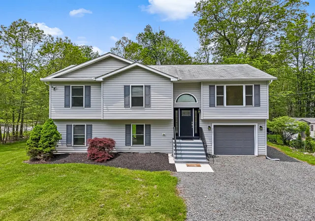 Photo 1 of Single family home for sale at 2105 Cottonwood Ln, Tobyhanna, PA 18466 | MLS# PM-132987 | Listing updated on 2025-10-06