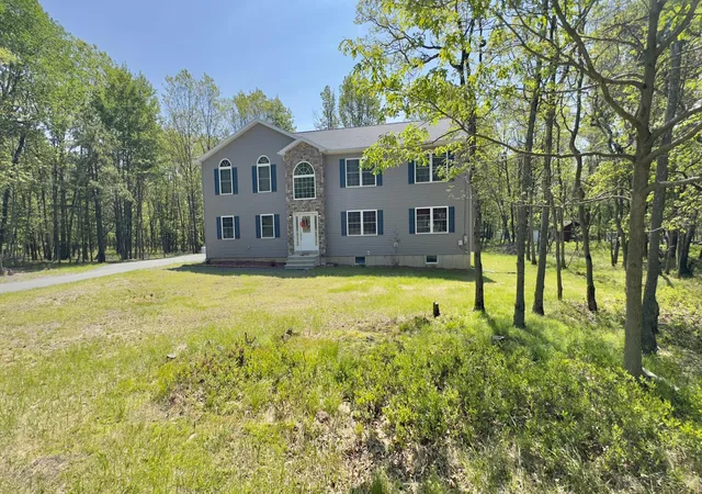 Photo 3 of Single family home for sale at 2292 Bismark Rd, Blakeslee, PA 18610 | MLS# PM-132946 | Listing updated on 2025-08-26